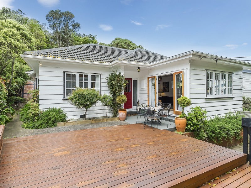 132 Onslow Road, Khandallah, Wellington - Carousel 1