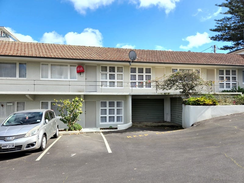 7/2 Outhwaite Lane, Newmarket, Auckland - Carousel 1