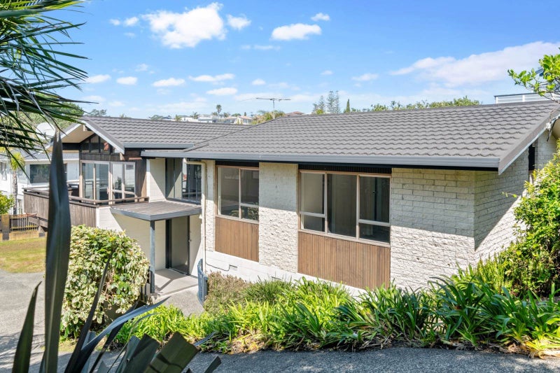 10 Commodore Parry Road, Castor Bay, Auckland - Carousel 2