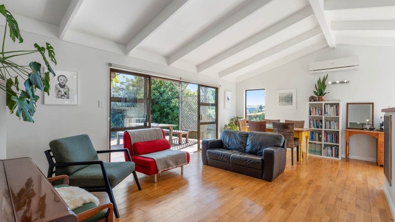 1/40 Pokapu Street, Titirangi, Auckland - Carousel 1