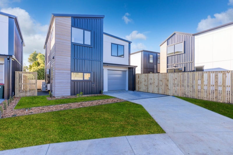 62 Jacks Landing Drive, Hamilton Lake, Hamilton - Carousel 1