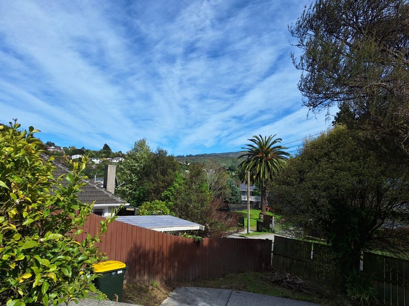 10 John Street, Stokes Valley, Lower Hutt - Carousel 1
