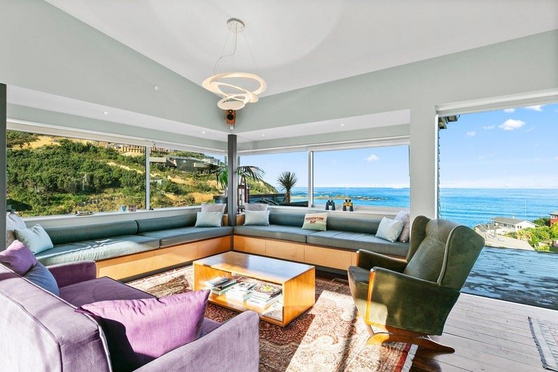 10 Cave Road, Houghton Bay, Wellington - Carousel 2