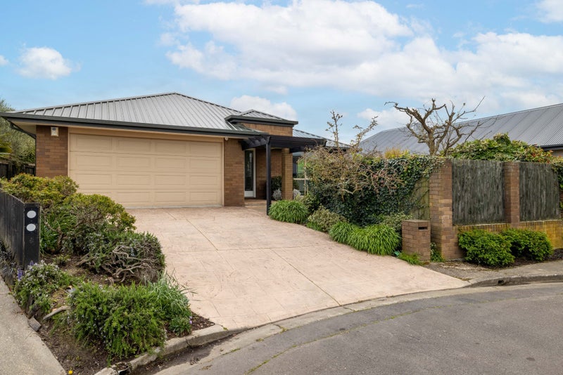 12 Scarlet Lane, Redwood, Christchurch - Carousel 17