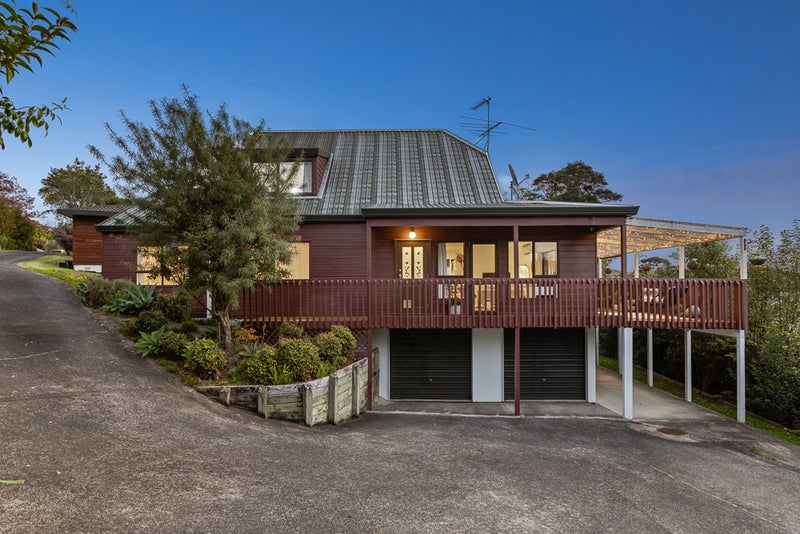 22 Redfern Lane, Glenfield, Auckland - Carousel 1