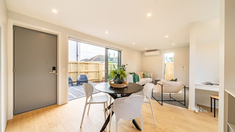 10/16 Sladden Street, Naenae, Lower Hutt - Carousel 1