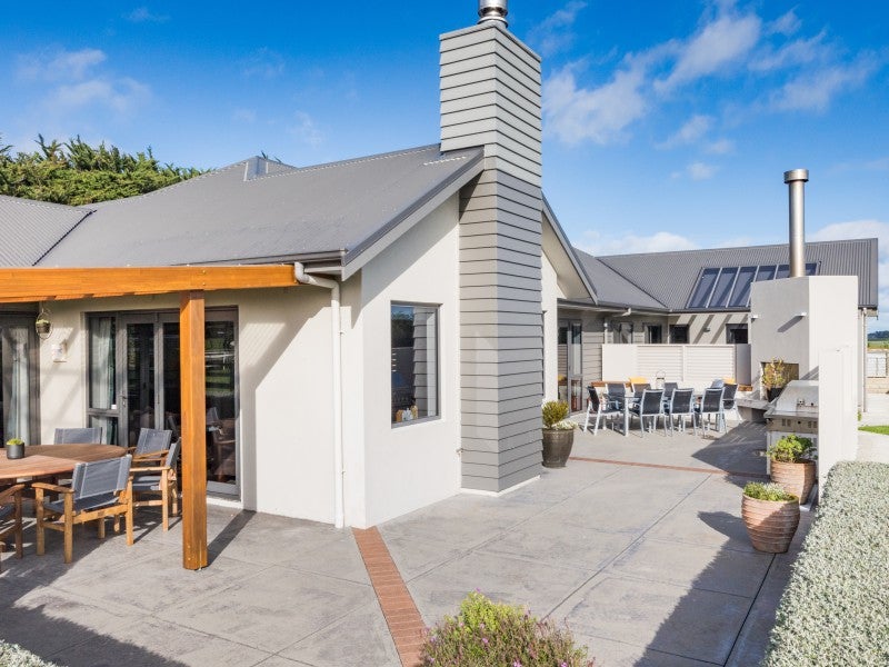 2757 State Highway 1, Palmerston North - Carousel 26