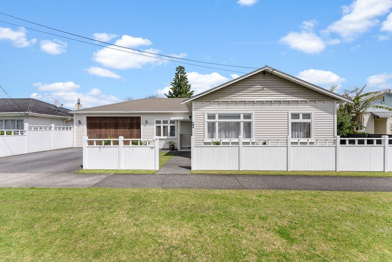 56 Doone Street, Lynmouth, New Plymouth - Carousel 27