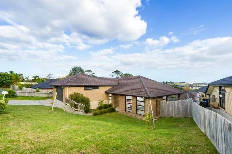 4 Travis View Drive, Fairview Heights, Auckland - Carousel 1