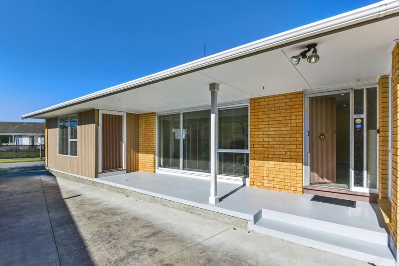 17 Delaware Crescent, Russley, Christchurch - Carousel 2