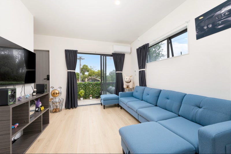 2/35 Renata Crescent, Te Atatu Peninsula, Auckland - Carousel 2