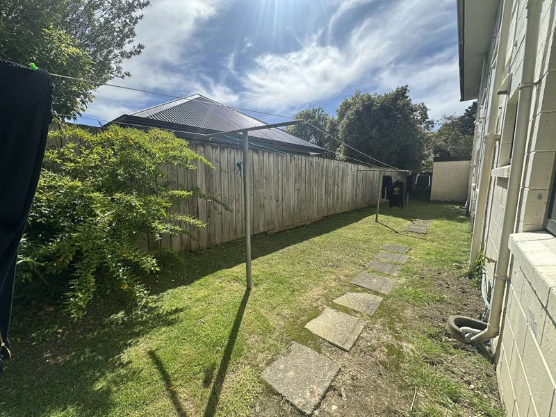 5/12 Wood Street, Wallaceville, Upper Hutt - Carousel 2
