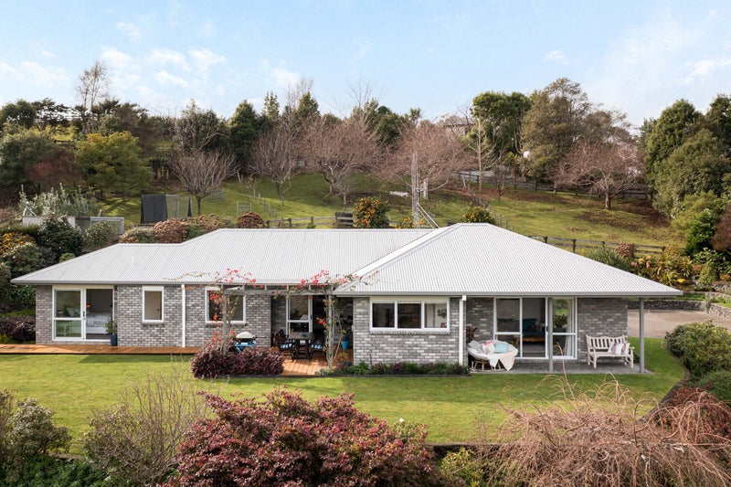 20 Roger Guy Place, Welcome Bay, Tauranga - Carousel 1