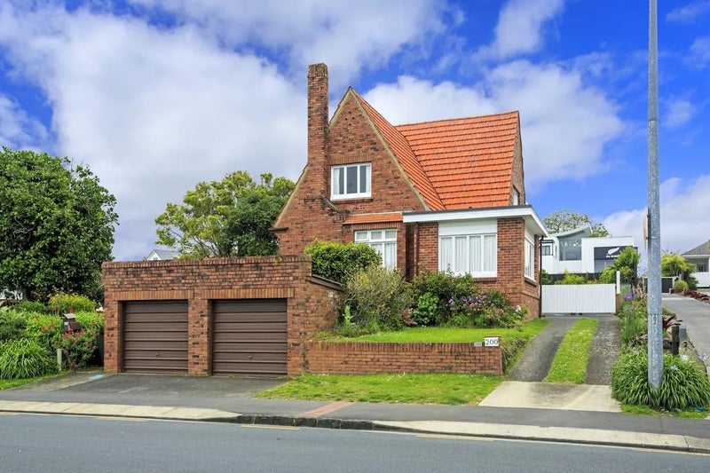 200 Hurstmere Road, Takapuna, Auckland - Carousel 1