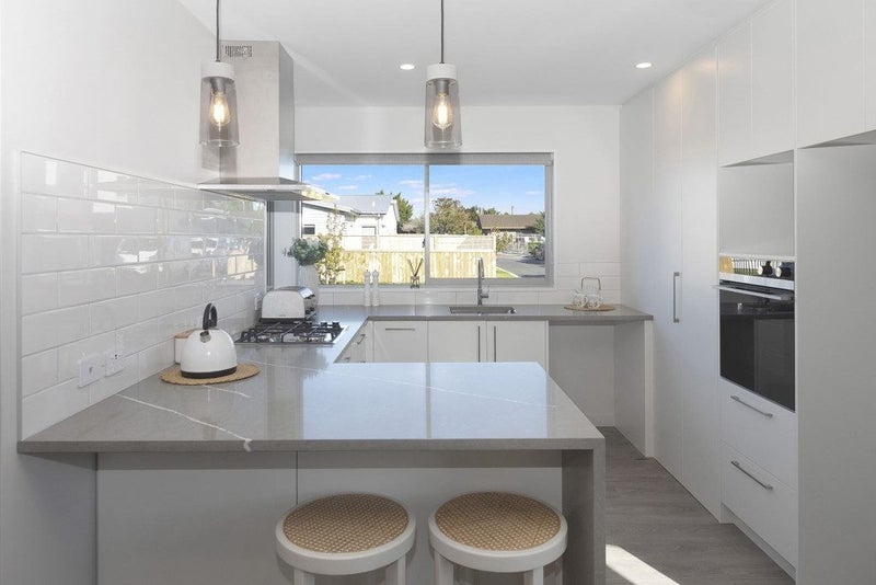 15 Kakapo Lane, Redwood, Christchurch - Carousel 1