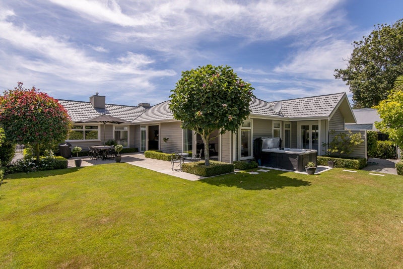 10 John Campbell Crescent, Hillmorton, Christchurch - Carousel 2