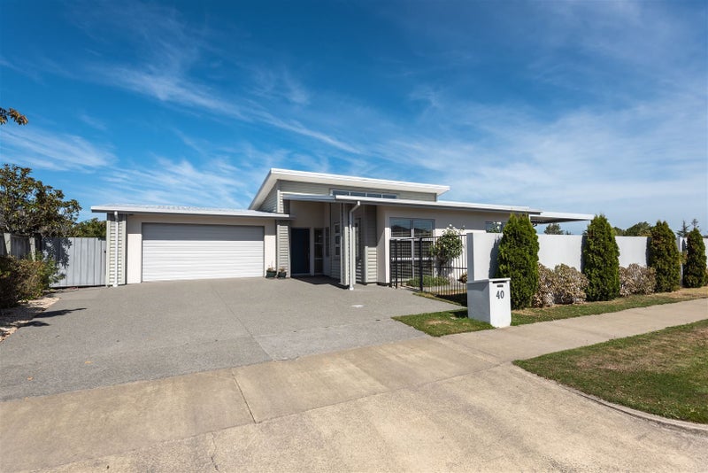 40 Westpark Drive, Burnside, Christchurch - Carousel 2