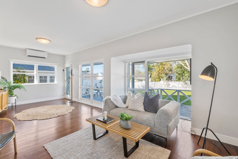 1/12 Gazelle Avenue, Beach Haven, Auckland - Carousel 2