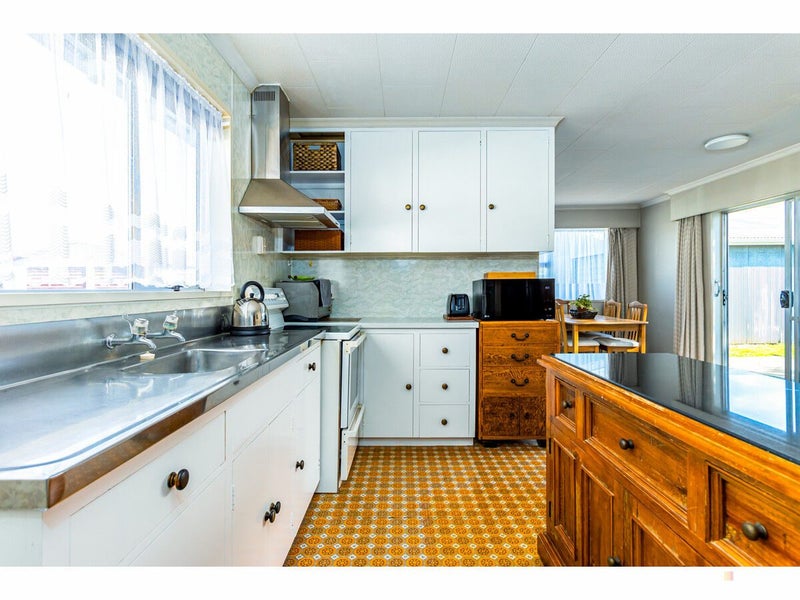 76 Shearman Street, Waimate, Waimate - Carousel 2