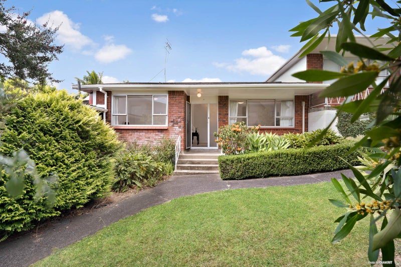 2/11 Houghton Street, Meadowbank, Auckland - Carousel 1