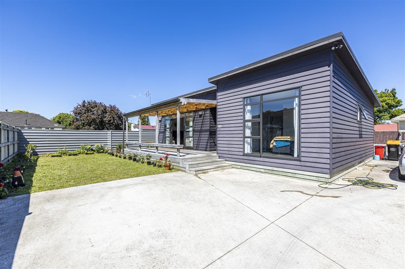 46 Exeter Crescent, Takaro, Palmerston North - Carousel 1