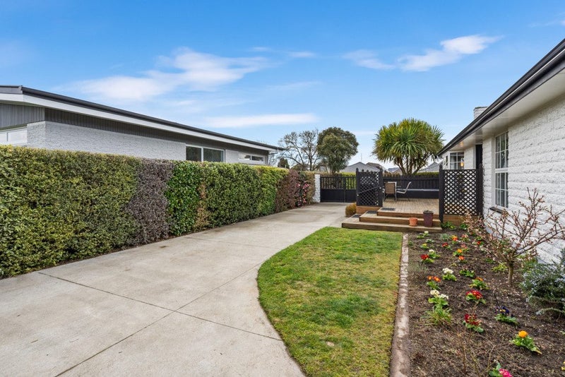 7 Ansonby Street, Russley, Christchurch - Carousel 21