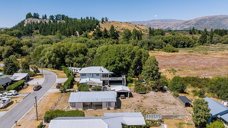 18 Arklow Street, Albert Town, Wanaka - Carousel 2