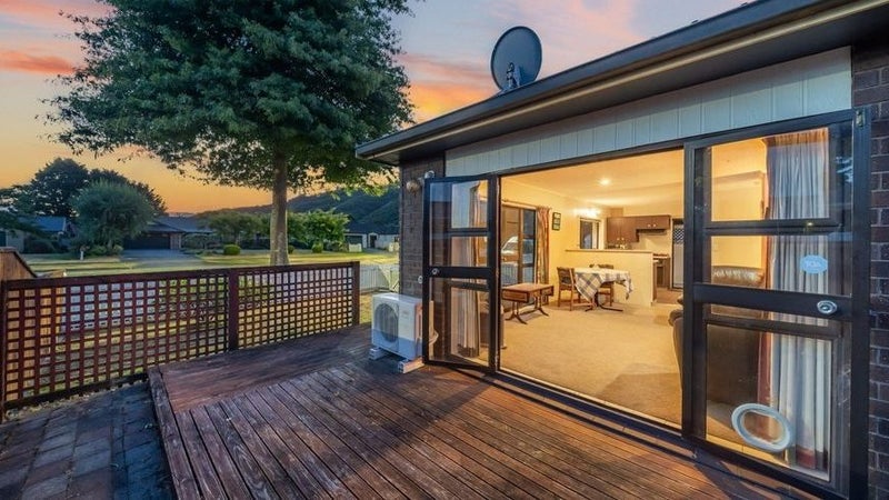 1/88 Totara Park Road, Totara Park, Upper Hutt - Carousel 1