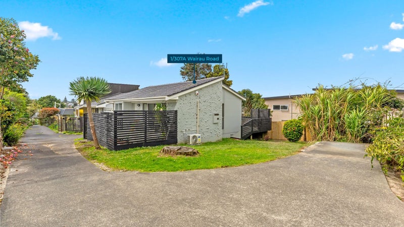 1/307A Wairau Road, Totara Vale, Auckland - Carousel 1