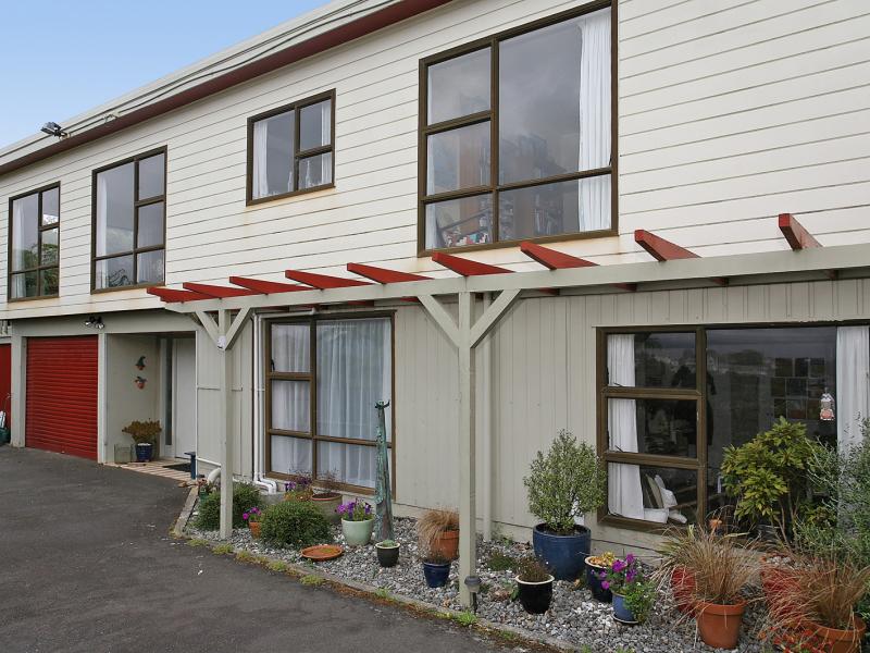 167 Miromiro Road, Normandale, Lower Hutt - Carousel 1