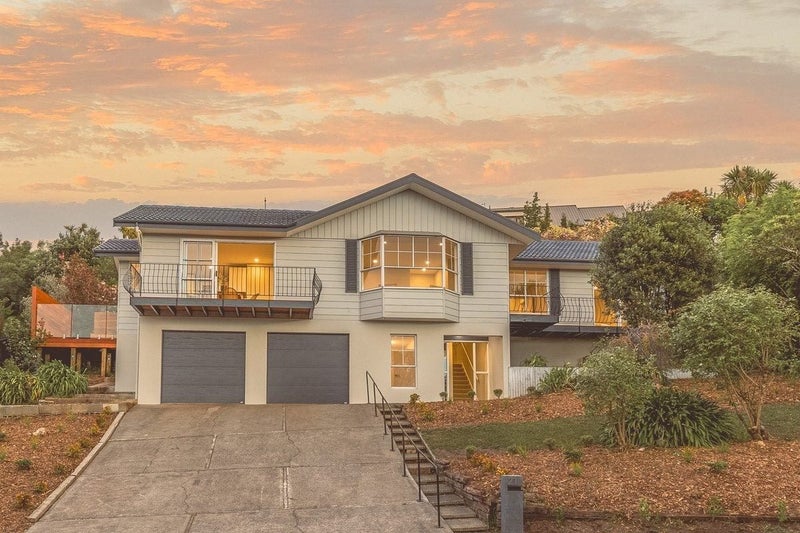 21 Woodside Common, Westmorland, Christchurch - Carousel 1