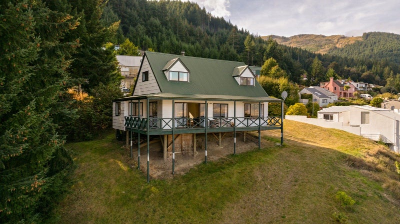 1 Von Place, Fernhill, Queenstown - Carousel 2
