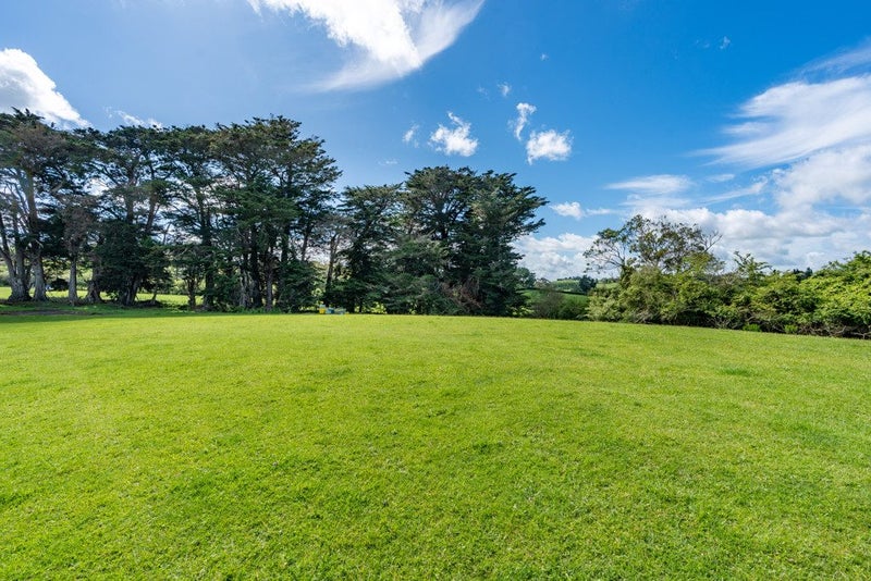 172 Foster Road, Temple View, Hamilton - Carousel 2