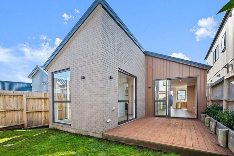 63 Horokaka Street, Massey, Auckland - Carousel 2