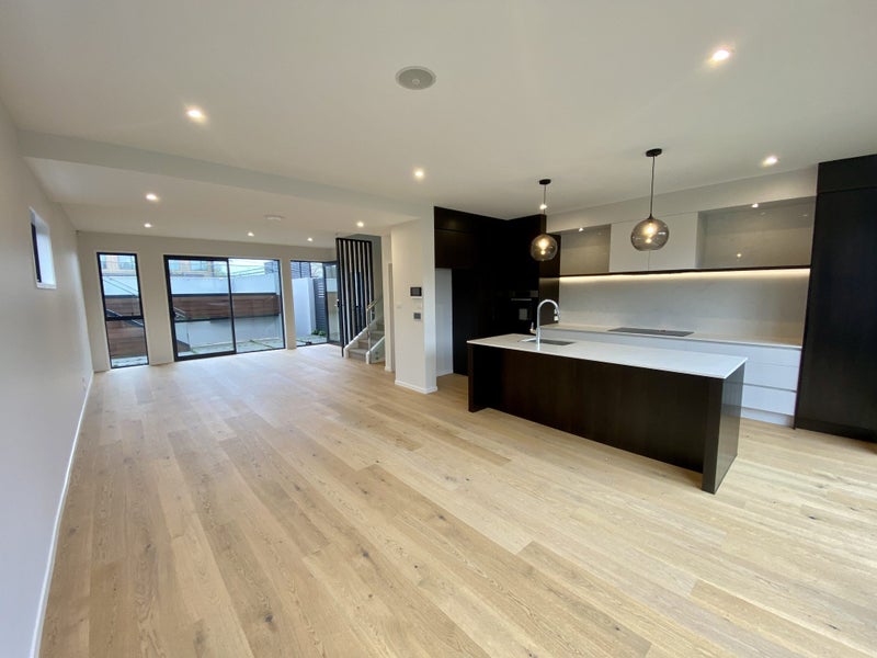 5 He Ana Way, Mount Albert, Auckland - Carousel 2