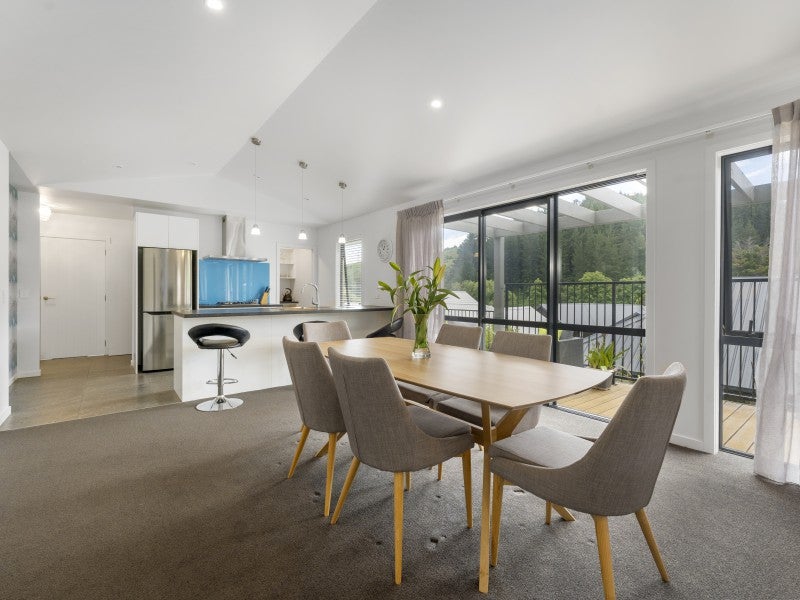 8 Village Lane, Stoke, Nelson - Carousel 2