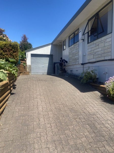 1 Gladstone Grove, Richmond Heights, Taupo - Carousel 1