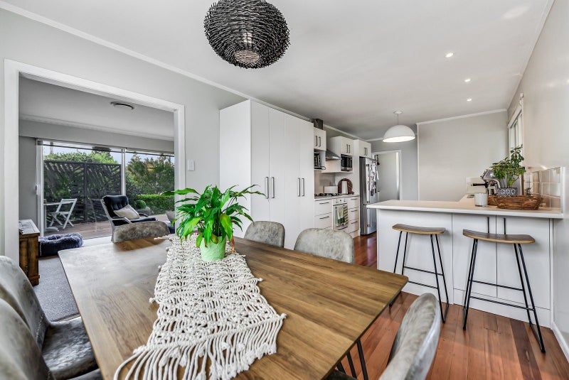 8 Springfield Crescent, Enderley, Hamilton - Carousel 2