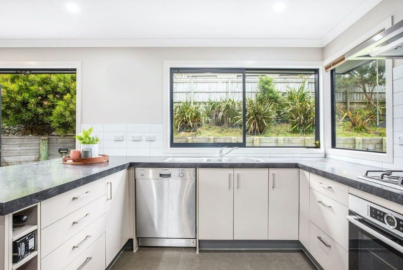 12 Aotea Drive, Aotea, Porirua - Carousel 2