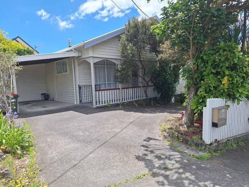 1/211 Onewa Road, Birkenhead, Auckland - Carousel 1