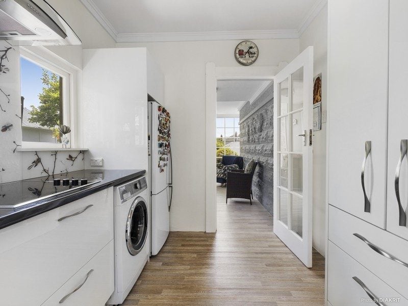 84 Campbell Street, Karori, Wellington - Carousel 2