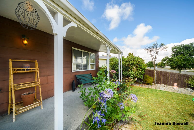 50 Rhodes Drive, Kelvin Grove, Palmerston North - Carousel 19