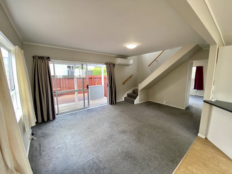 2/23 Abraham Place, St Johns, Auckland - Carousel 1