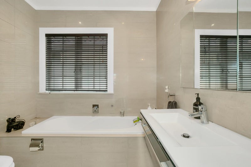 23 Dignan Street, Point Chevalier, Auckland - Carousel 11