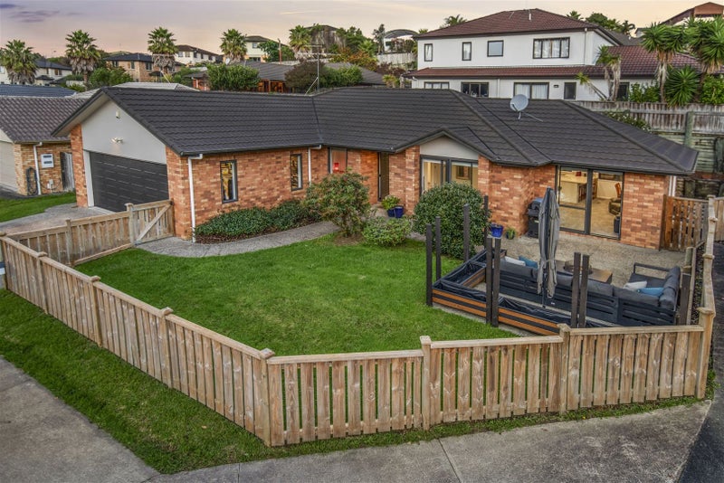 24 Lomas Way, Albany, Auckland - Carousel 1
