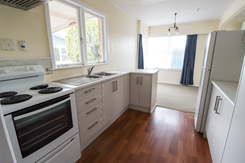 33 Nevada Road, Silverdale, Hamilton - Carousel 2