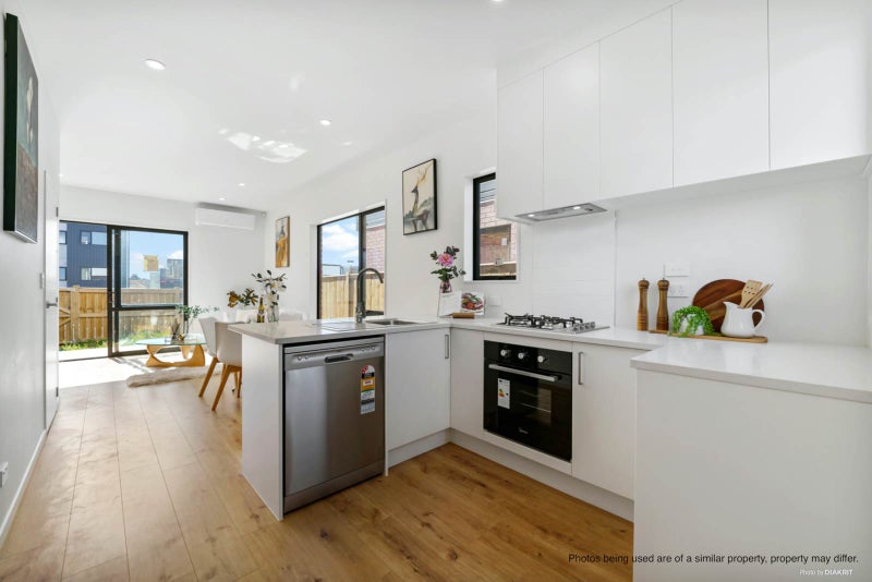 19 Hearth Street, Flat Bush, Auckland - Carousel 1