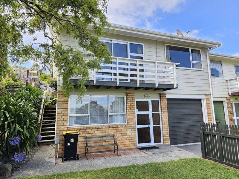 2/196 Helston Road, Paparangi, Wellington - Carousel 1