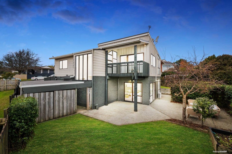 10 Acland Place, Botany Downs, Auckland - Carousel 1