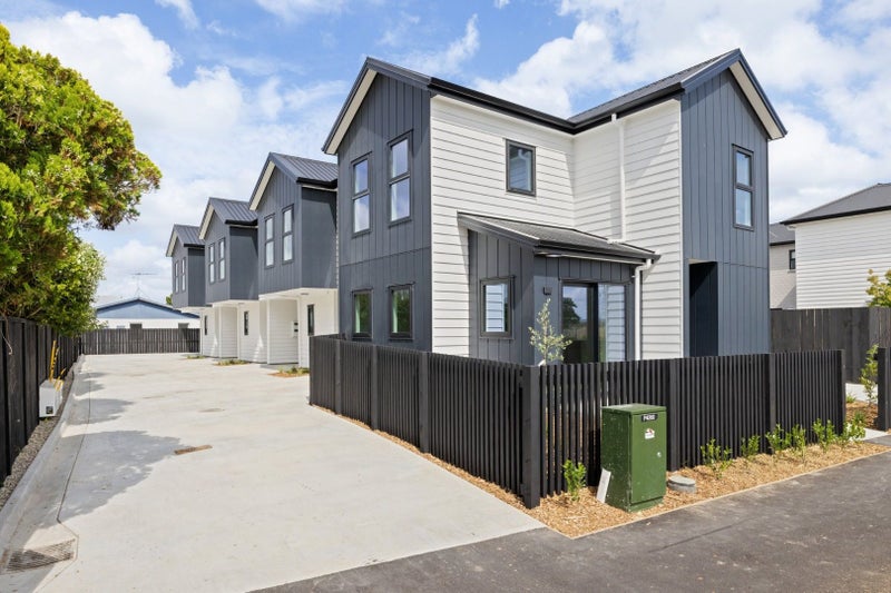 1/133 Silverdale Road, Silverdale, Hamilton - Carousel 1